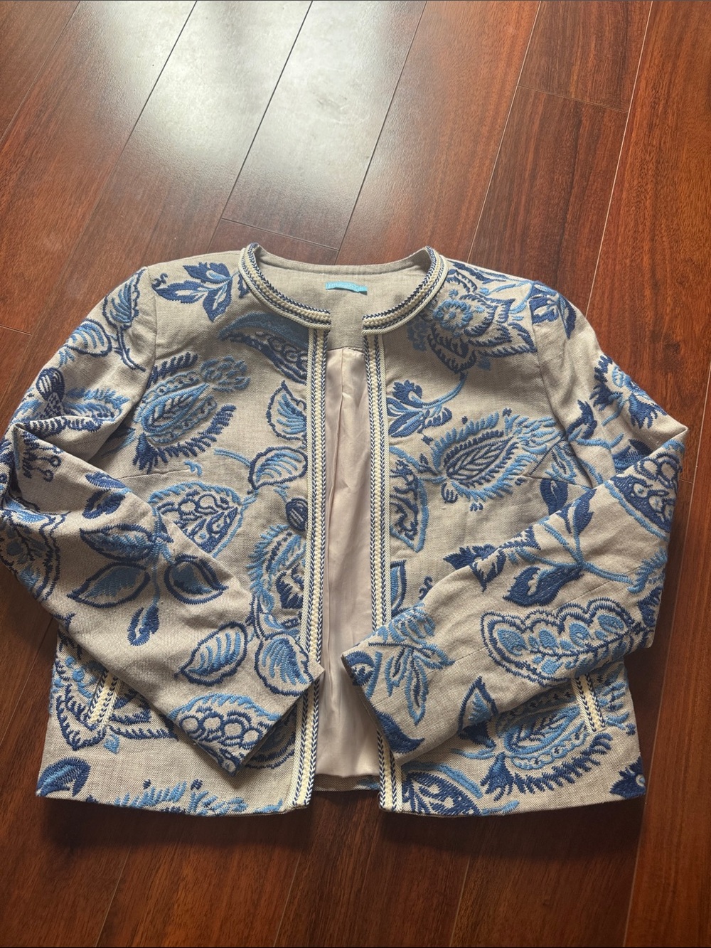 J. McLaughlin Embroidered Floral Blazer size xs